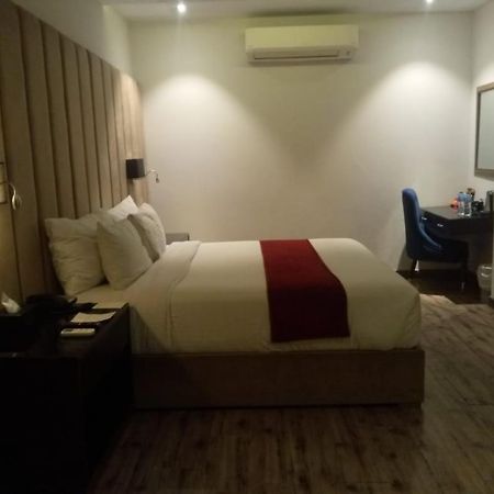 Grand Ittehad Boutique Hotel Лахор Экстерьер фото