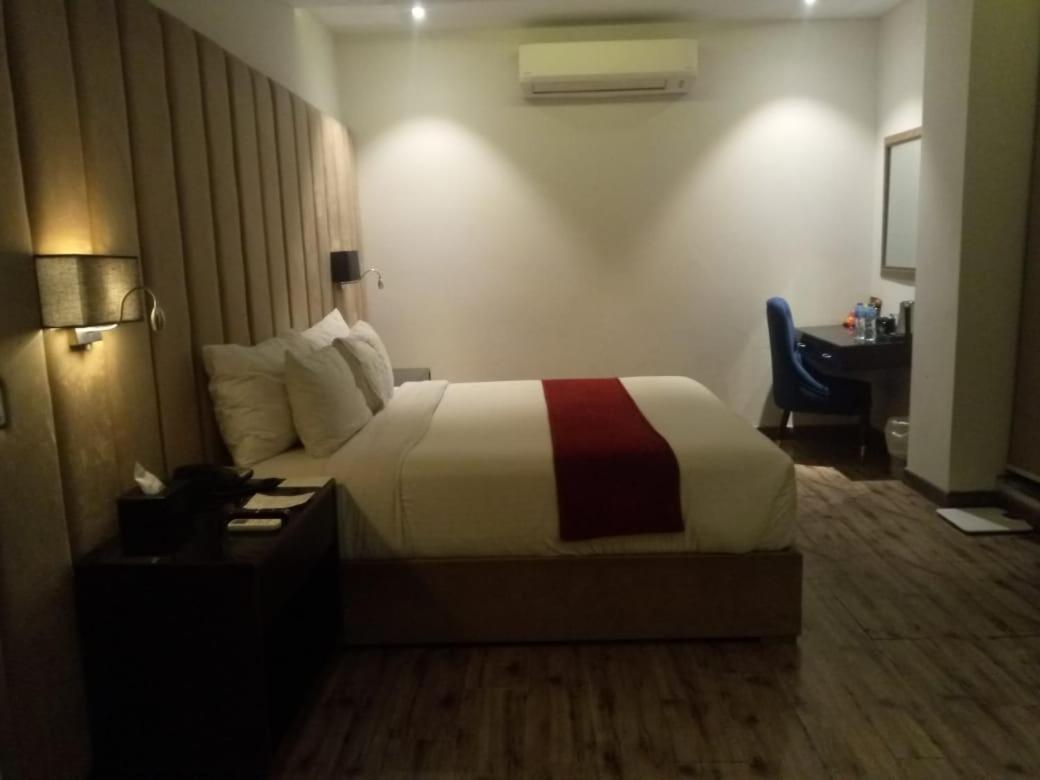 Grand Ittehad Boutique Hotel Лахор Экстерьер фото